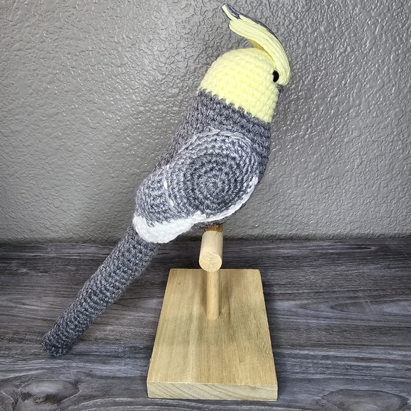 Handmade crochet cockatiel - Picture 7 of 11